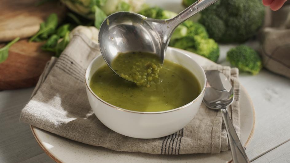 MAGGI kremna Super juha z brokolijem in cvetačo